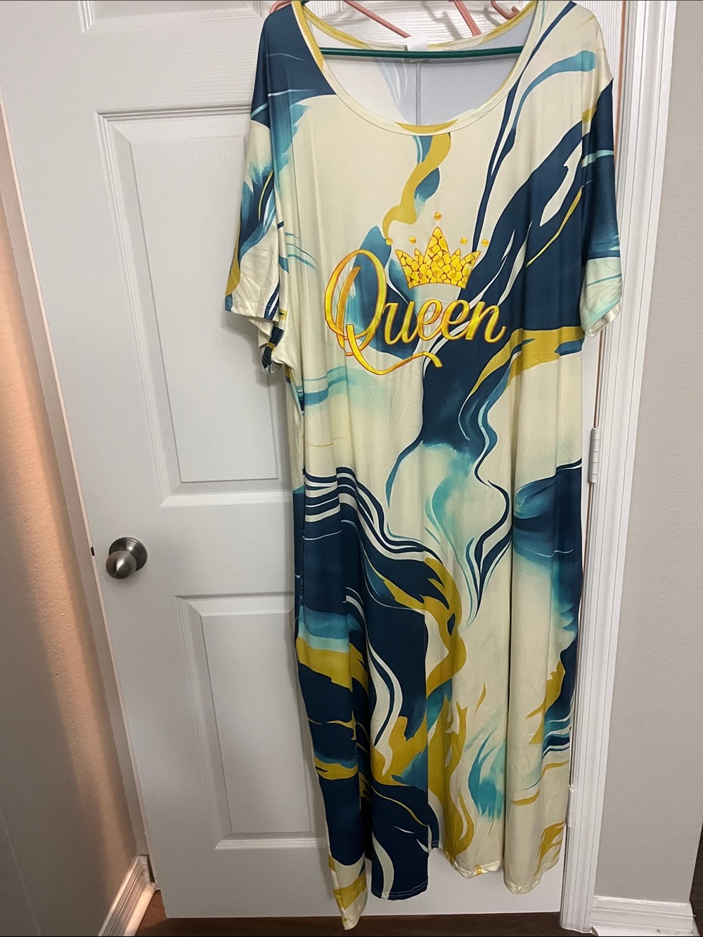 Queen Graphic Maxi Dress in Teal, Navy & Yellow, size 6xl